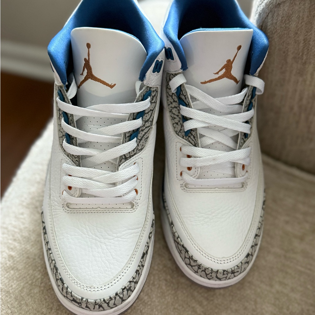 Jordan Retro 3 Wizards White And Blue Sneakers